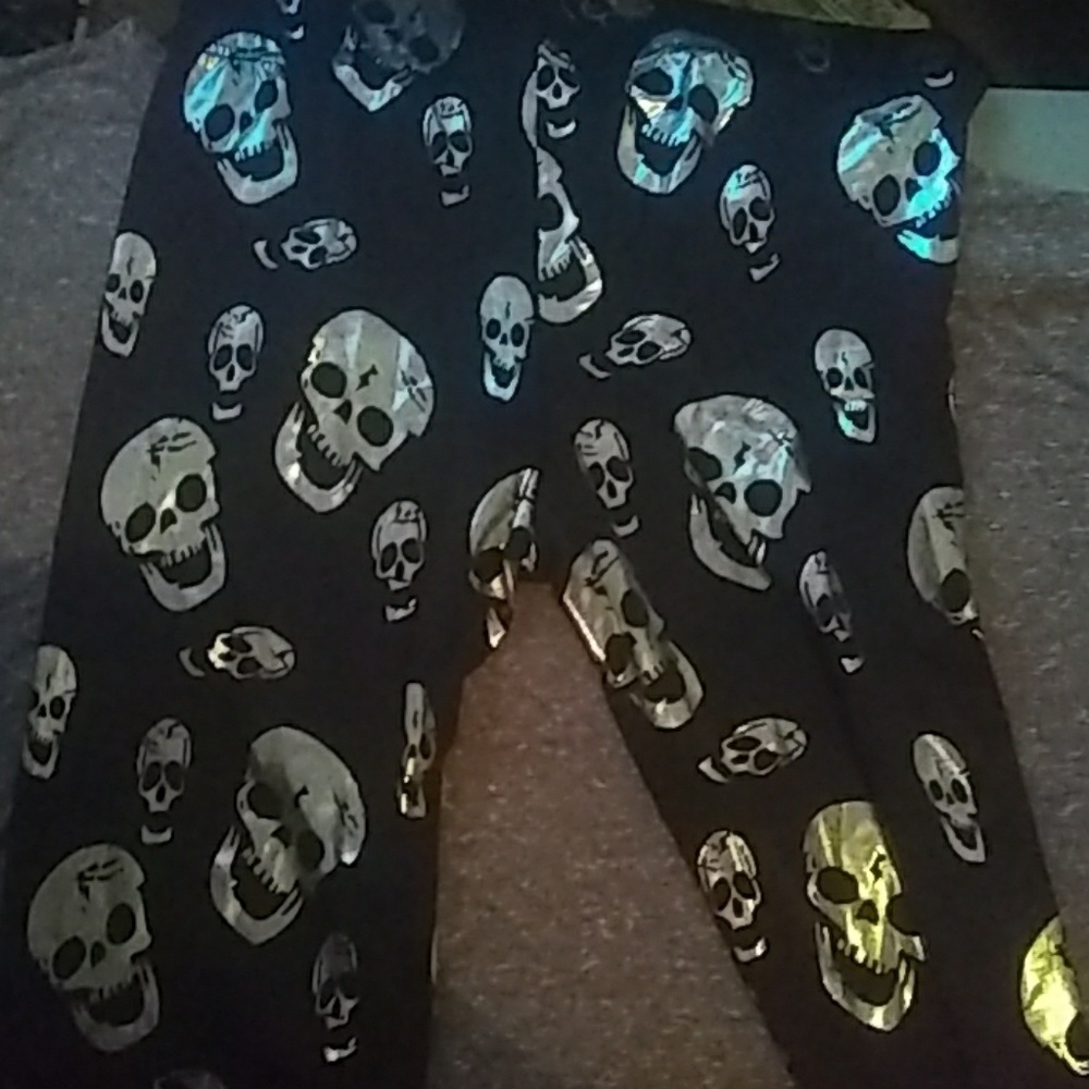 Tight skull leggings, size medium.